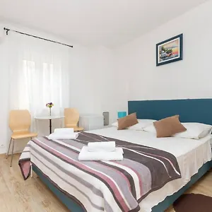 https://peruzovic-rooms-2.splithotels.org